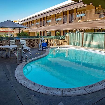 Townhouse Inn And Suites Brawley Exteriör bild