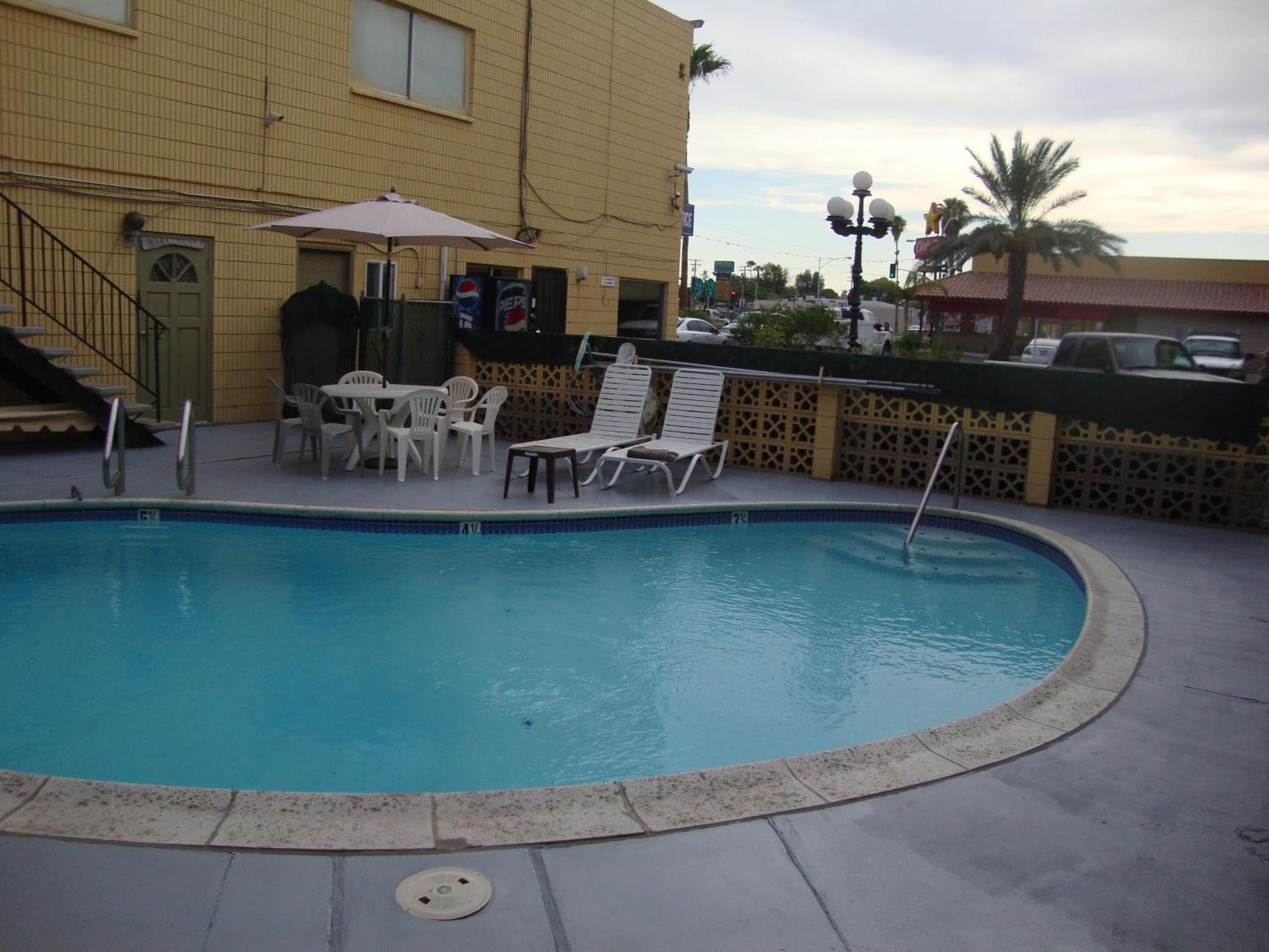 Townhouse Inn And Suites Brawley Exteriör bild