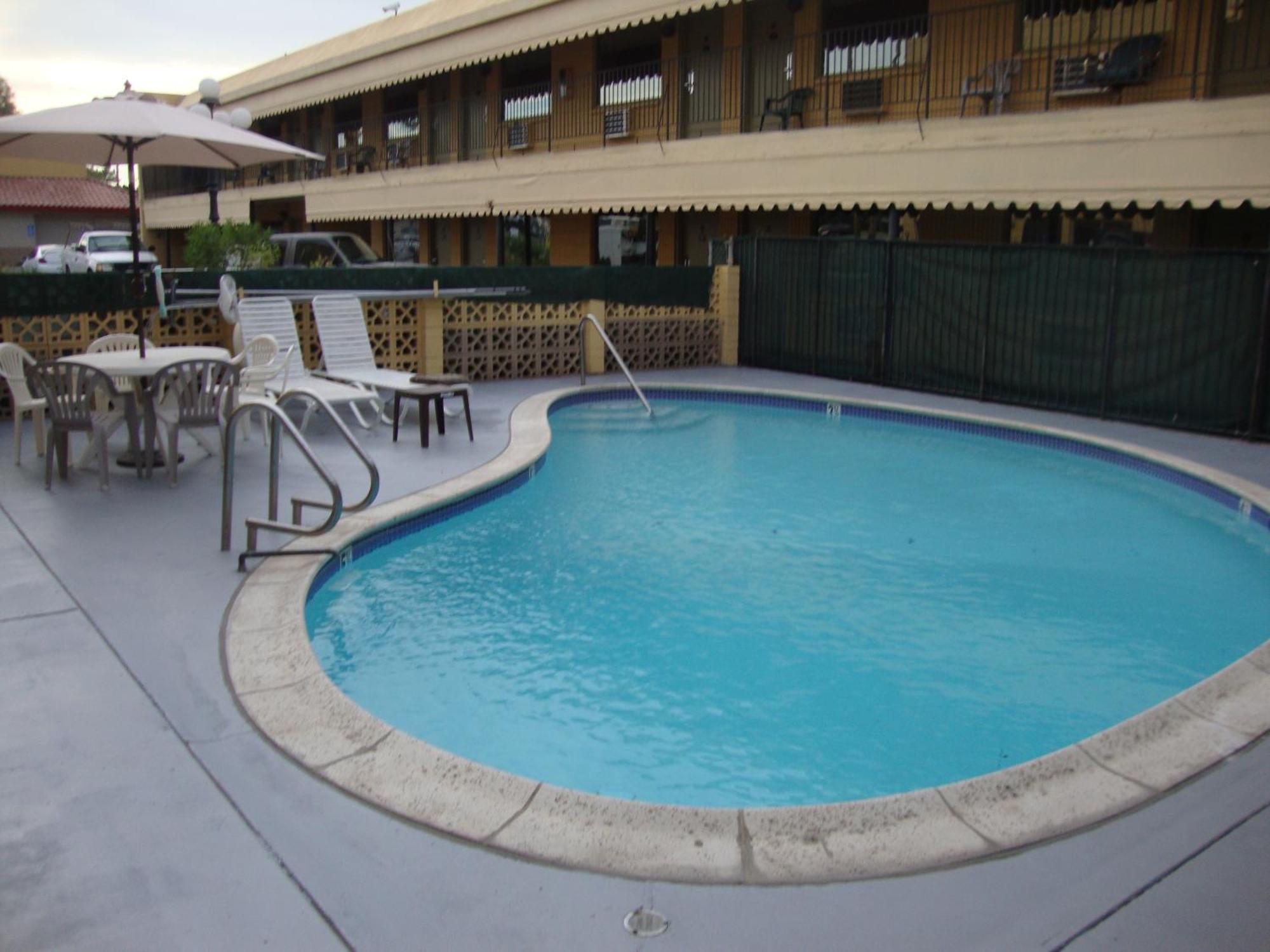 Townhouse Inn And Suites Brawley Exteriör bild