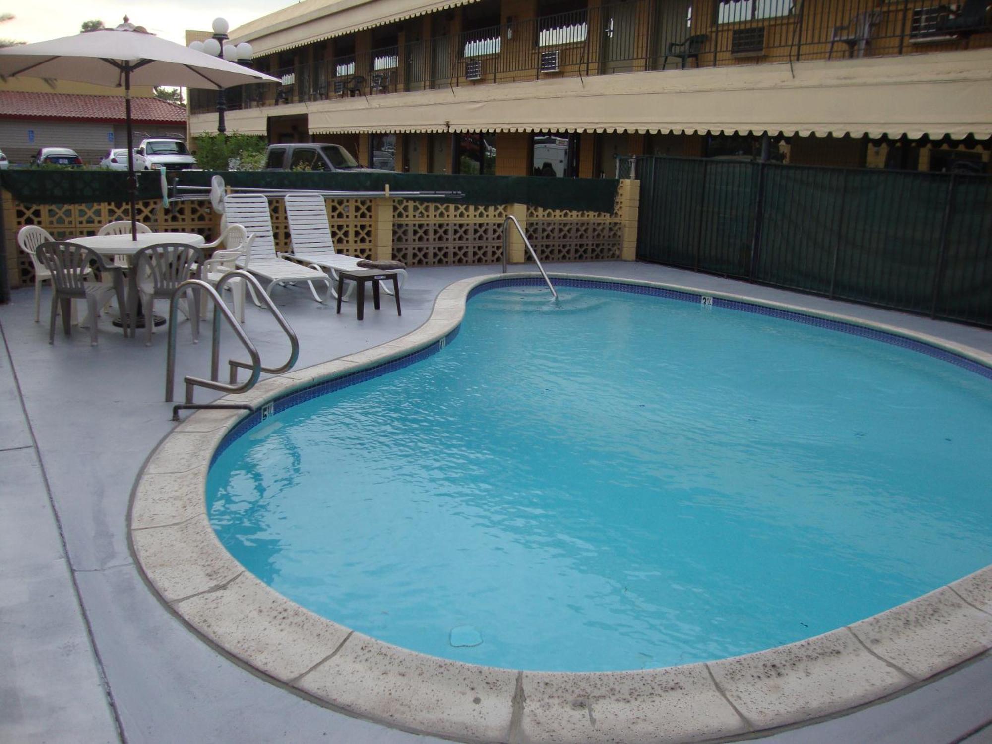 Townhouse Inn And Suites Brawley Exteriör bild