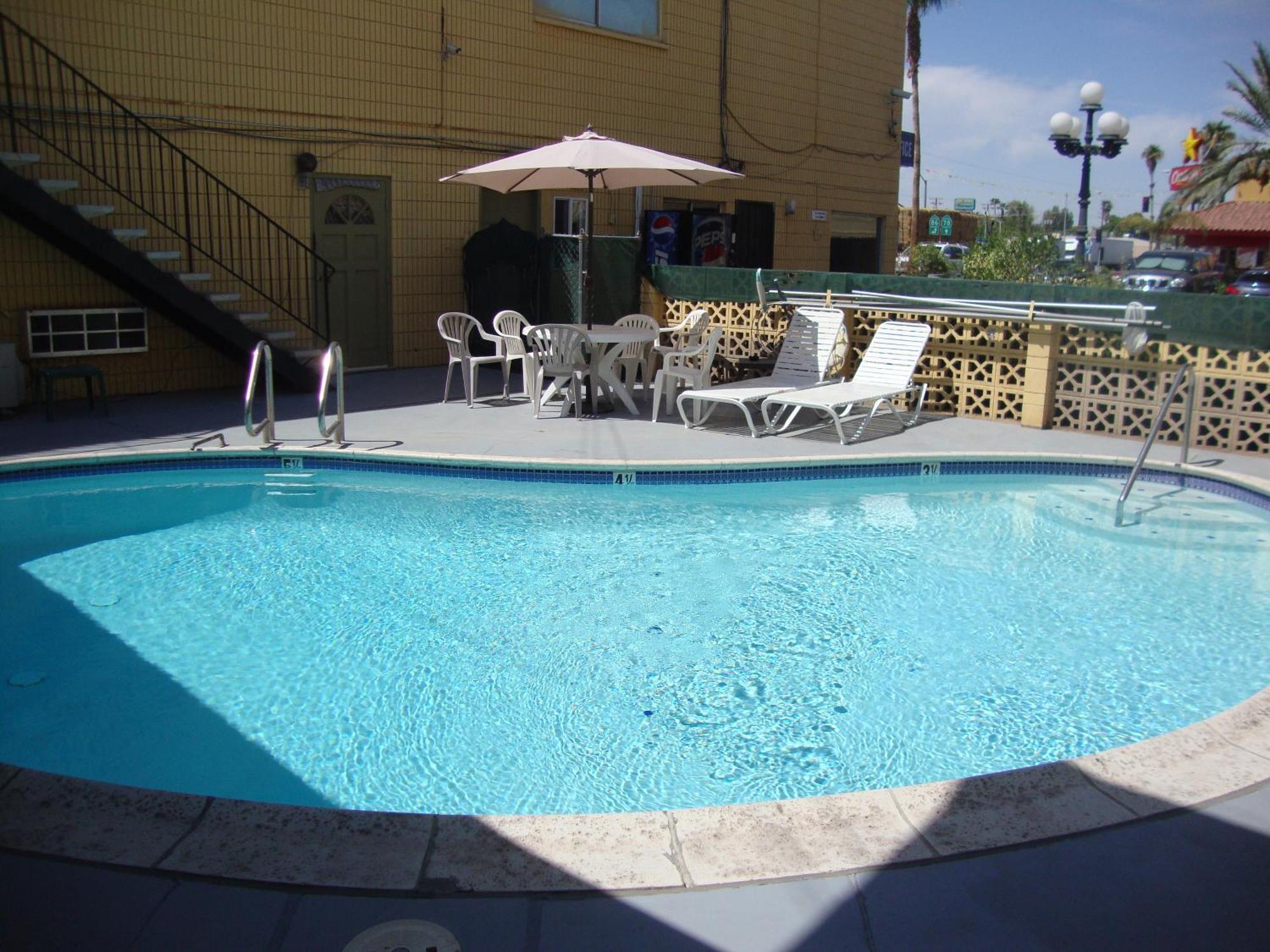 Townhouse Inn And Suites Brawley Bekvämligheter bild