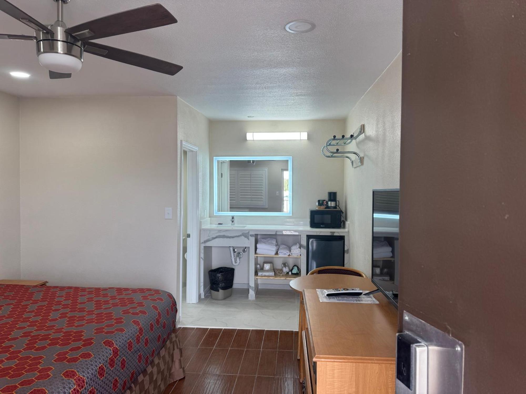 Townhouse Inn And Suites Brawley Exteriör bild