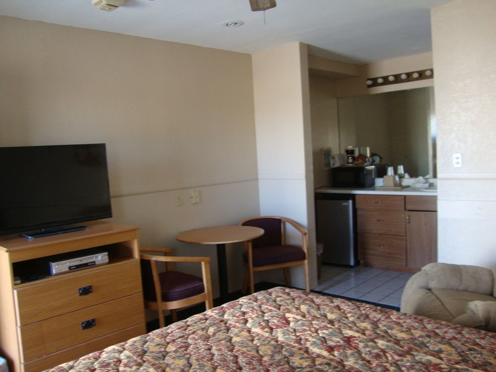 Townhouse Inn And Suites Brawley Exteriör bild