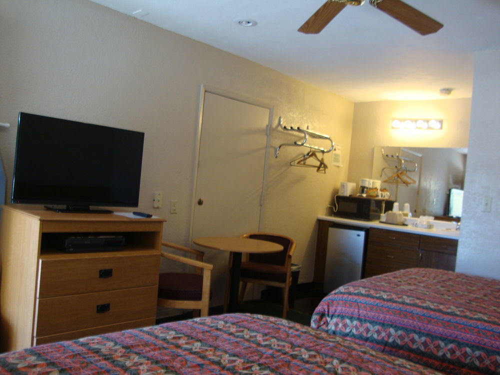 Townhouse Inn And Suites Brawley Exteriör bild