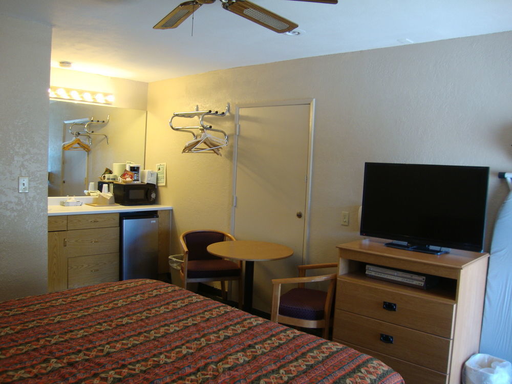 Townhouse Inn And Suites Brawley Exteriör bild