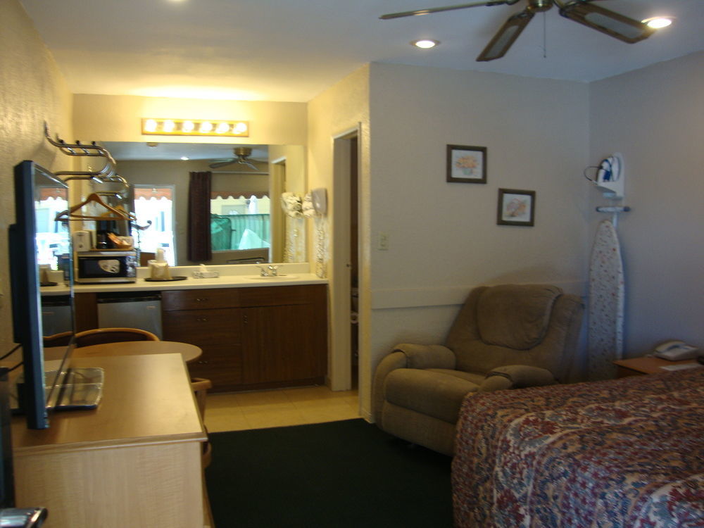 Townhouse Inn And Suites Brawley Exteriör bild