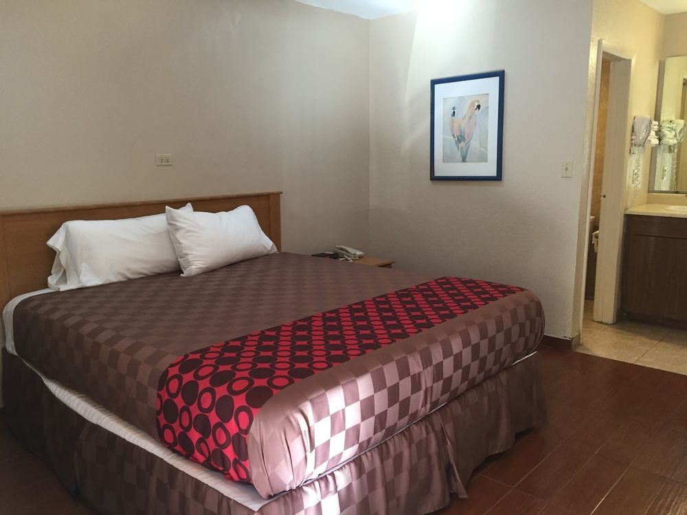Townhouse Inn And Suites Brawley Exteriör bild