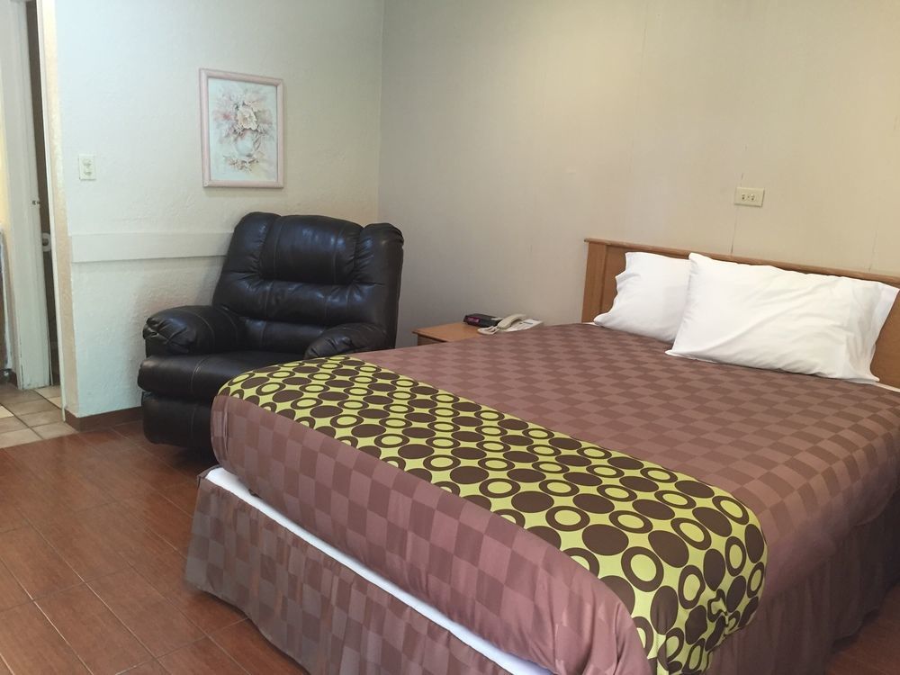 Townhouse Inn And Suites Brawley Exteriör bild