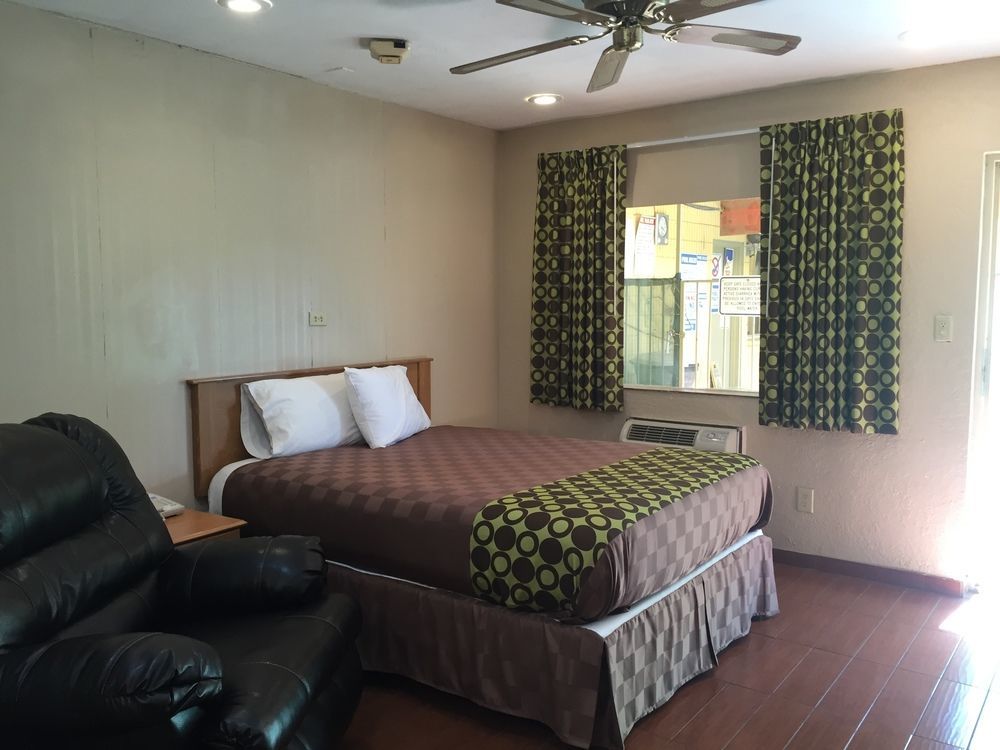 Townhouse Inn And Suites Brawley Exteriör bild