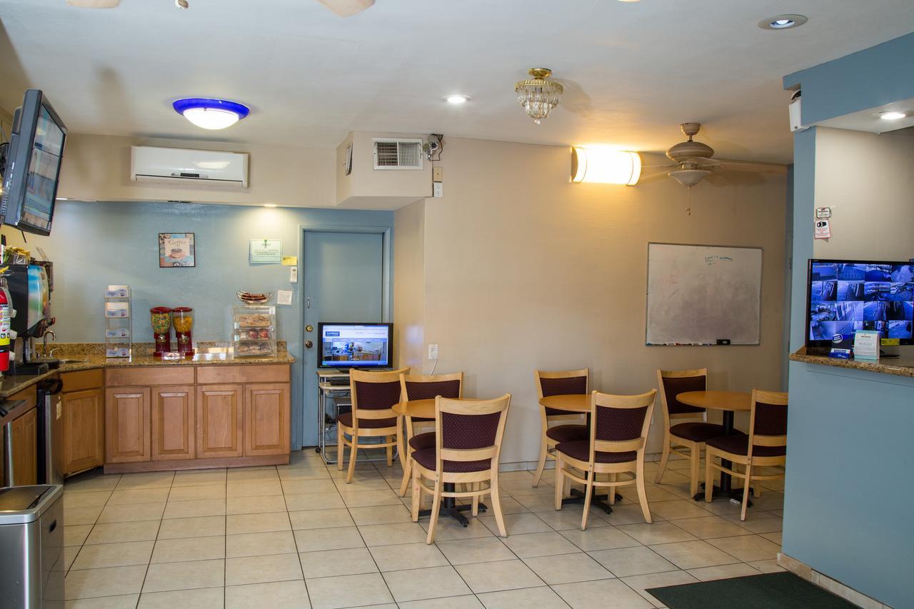 Townhouse Inn And Suites Brawley Exteriör bild