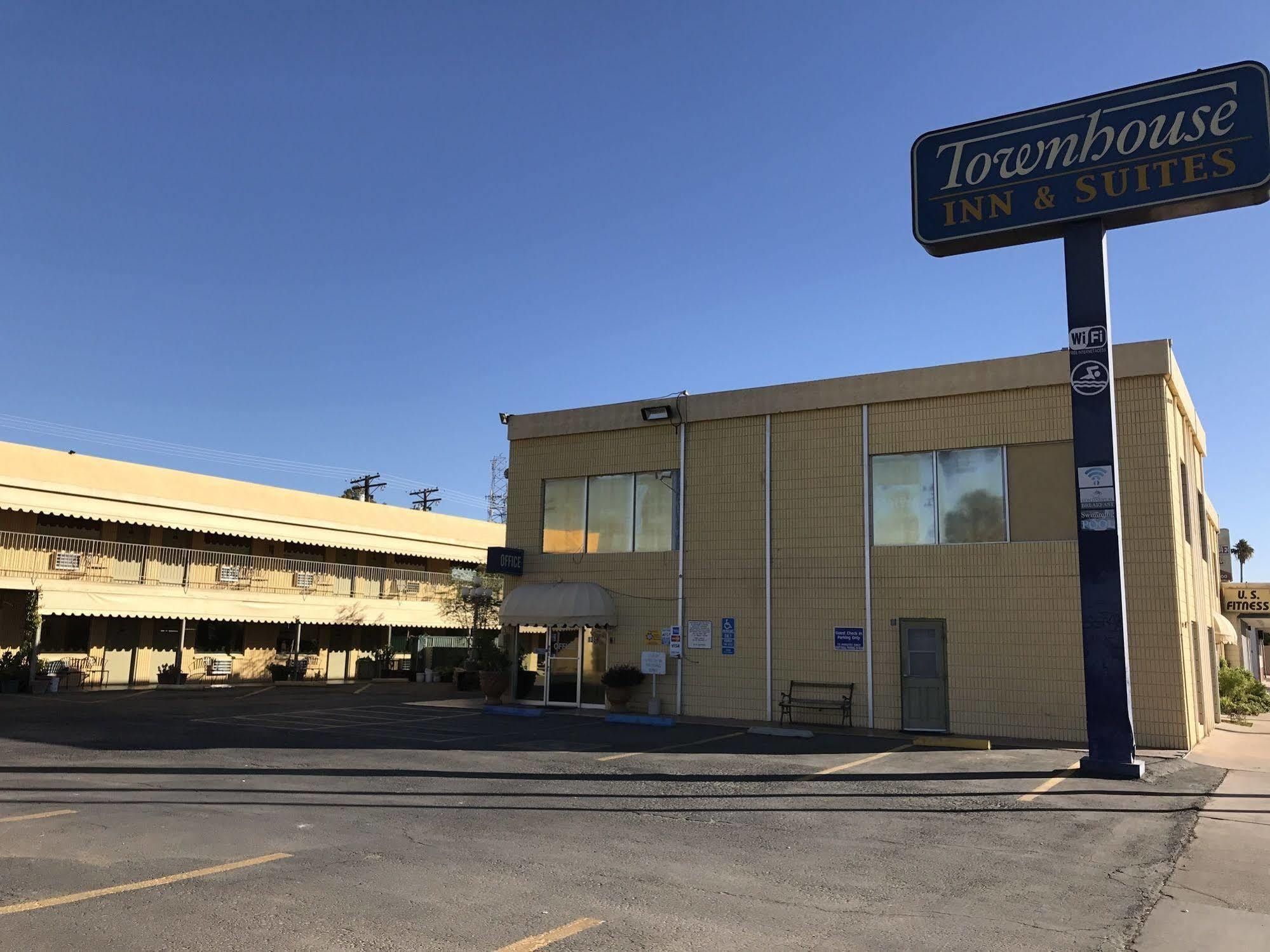 Townhouse Inn And Suites Brawley Exteriör bild