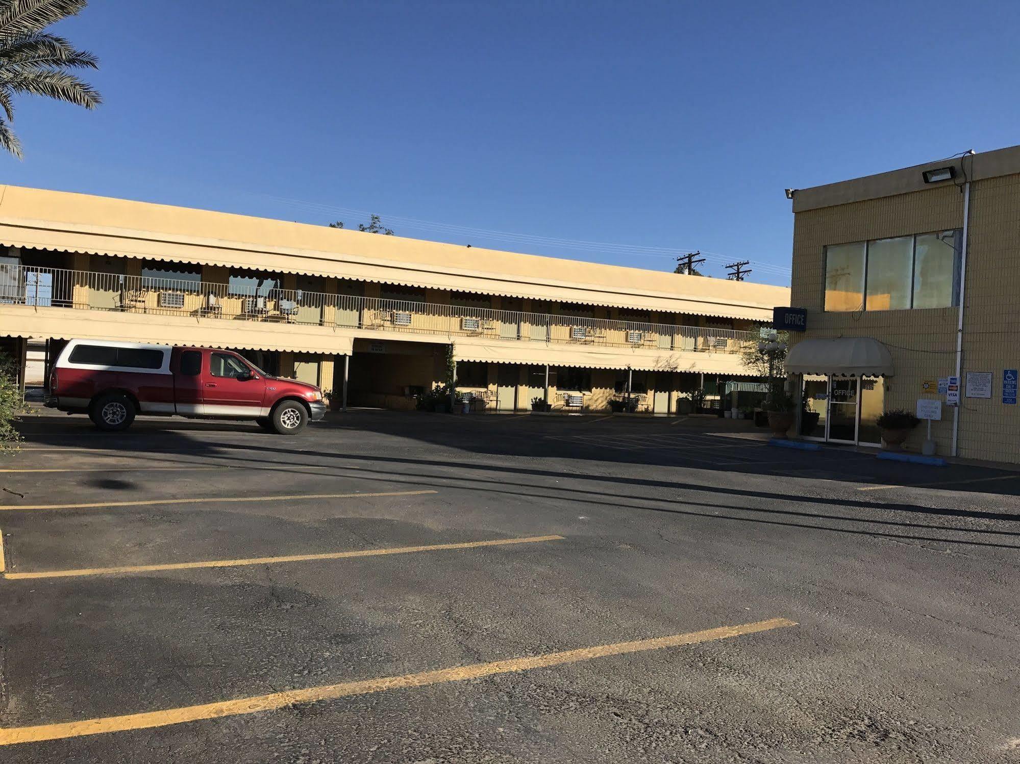 Townhouse Inn And Suites Brawley Exteriör bild