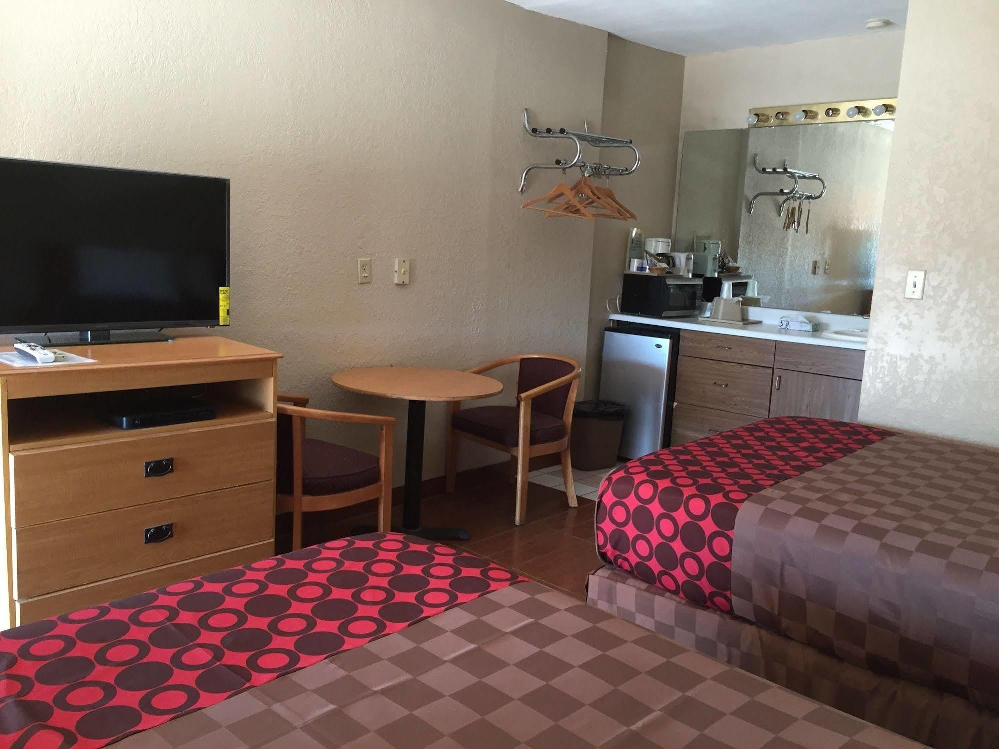 Townhouse Inn And Suites Brawley Exteriör bild