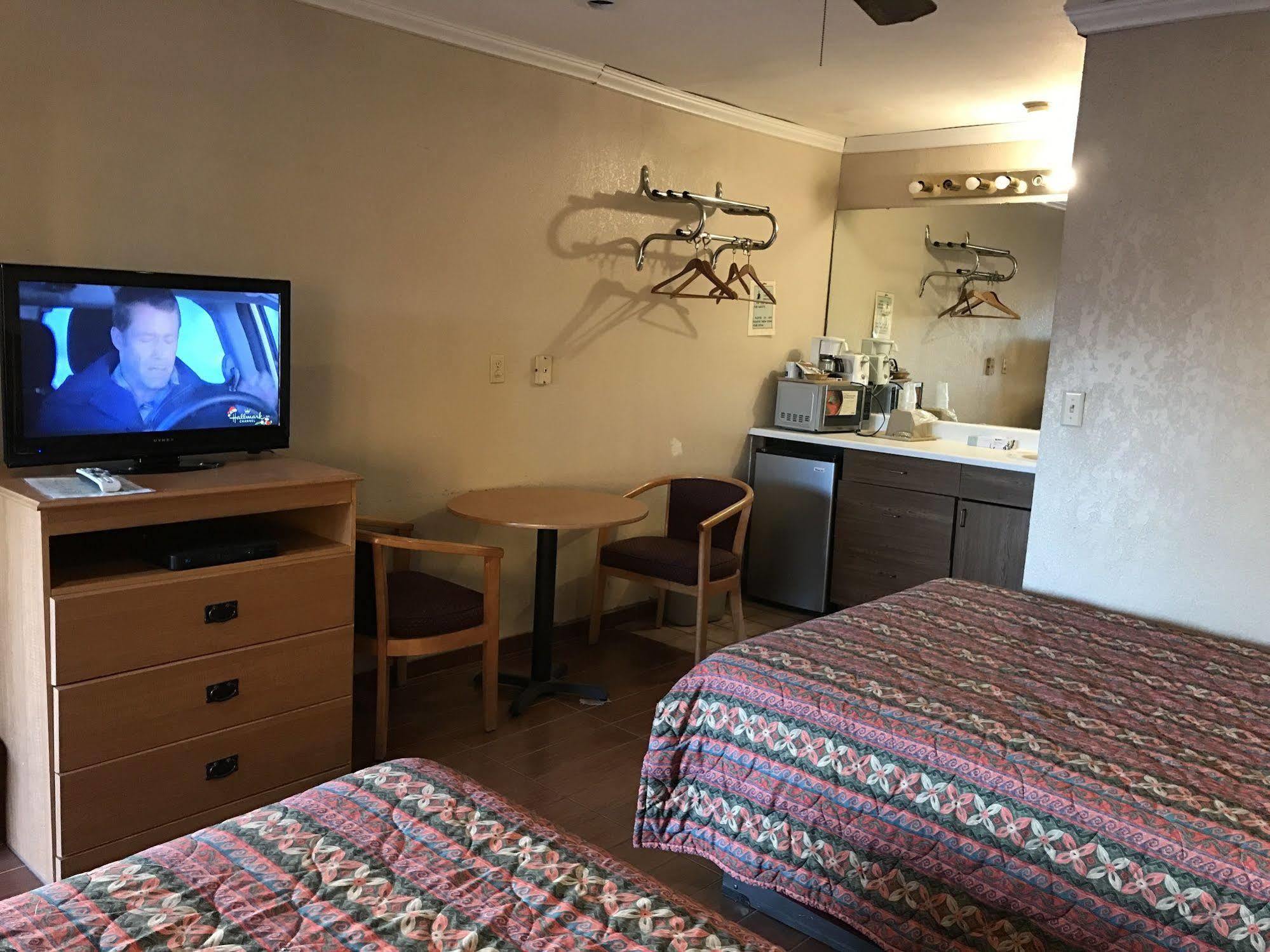 Townhouse Inn And Suites Brawley Exteriör bild