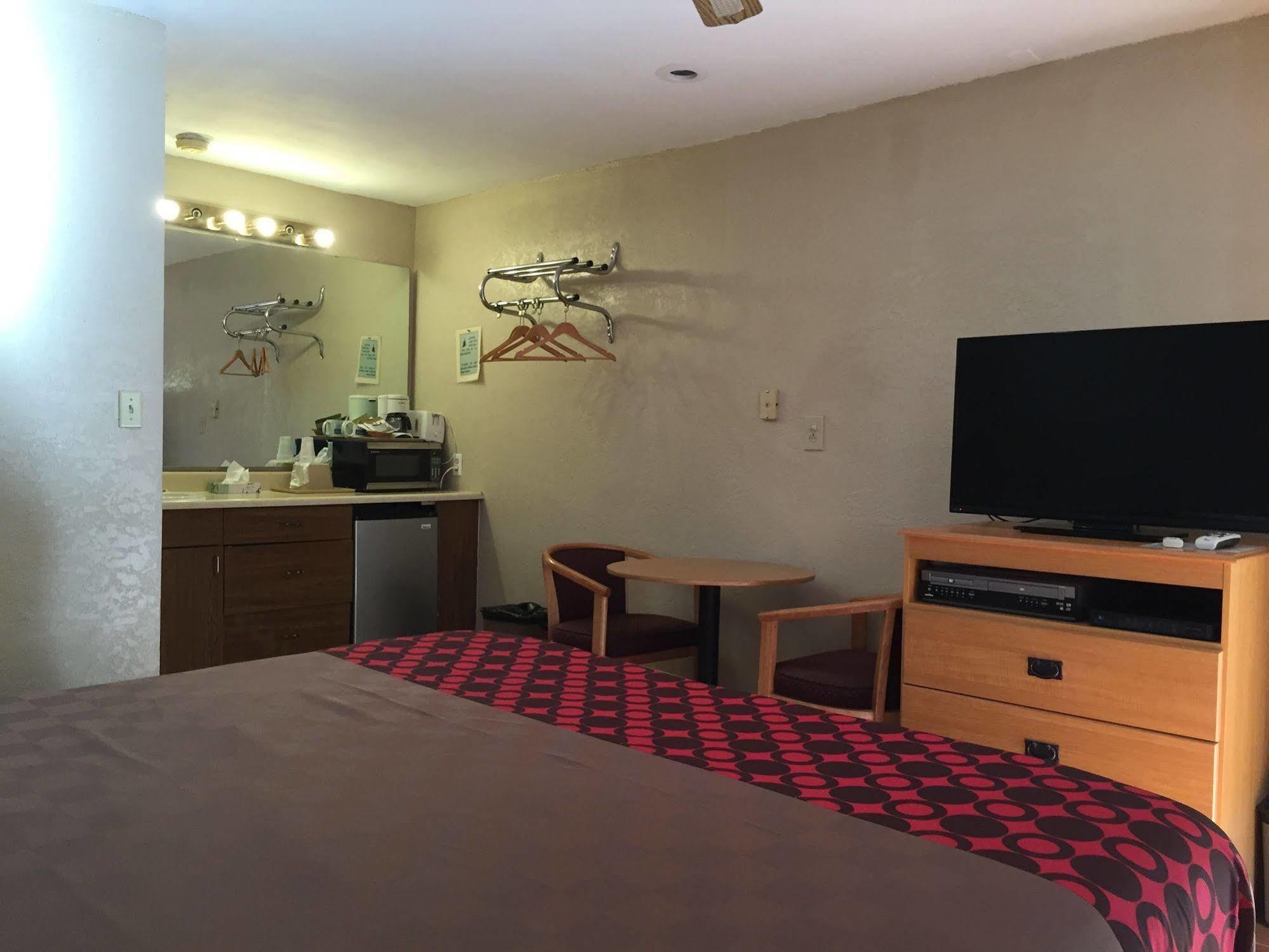 Townhouse Inn And Suites Brawley Exteriör bild